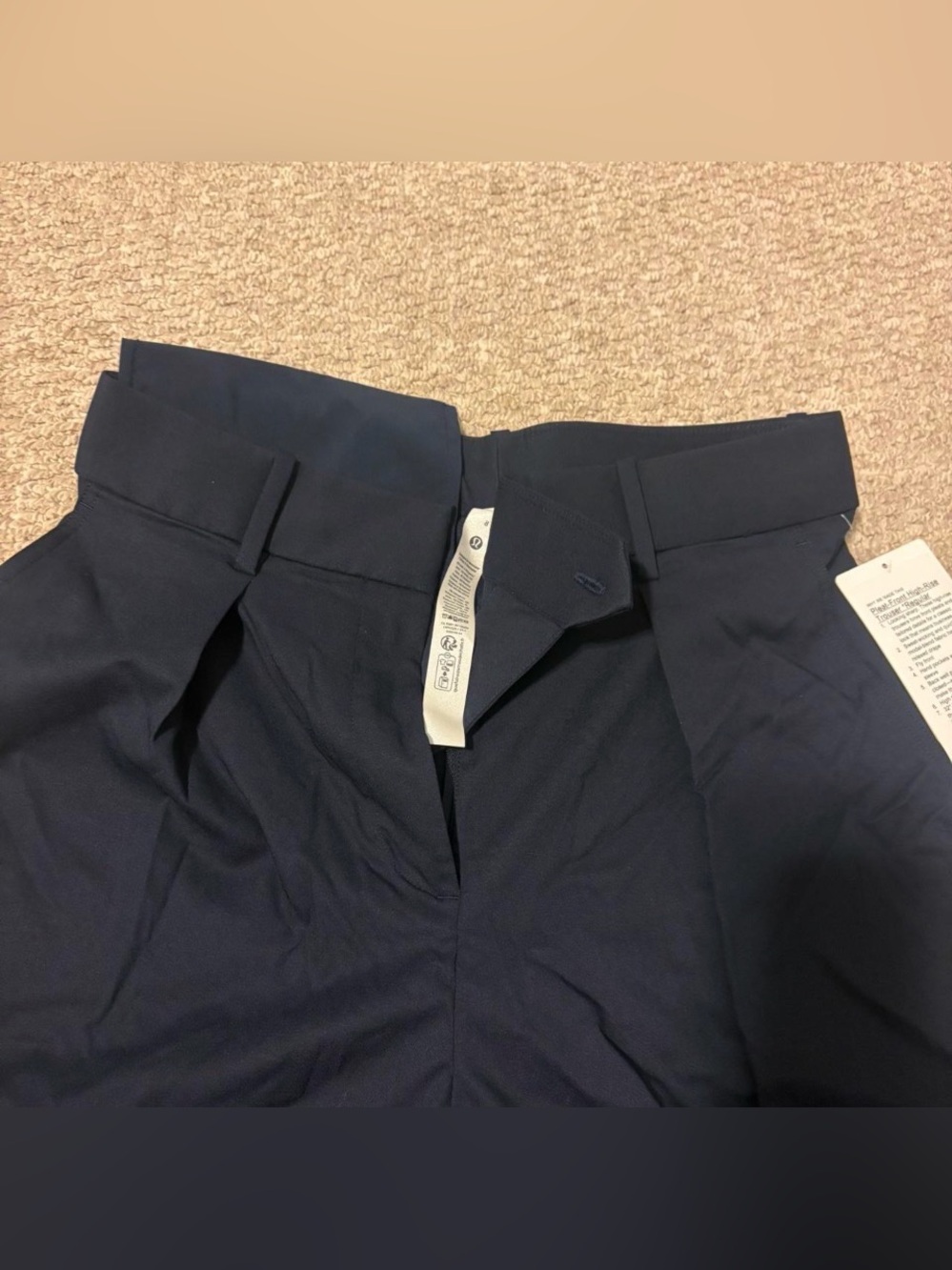 Lululemon Pleat Front High Rise Trouser *regular size 8 in true navy